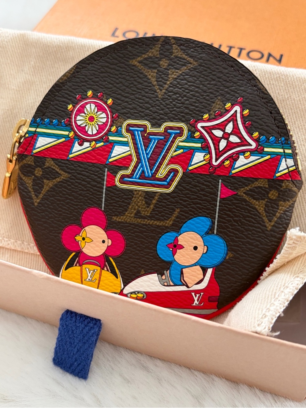 Louis Vuitton Vivienne Round Coin Pouch